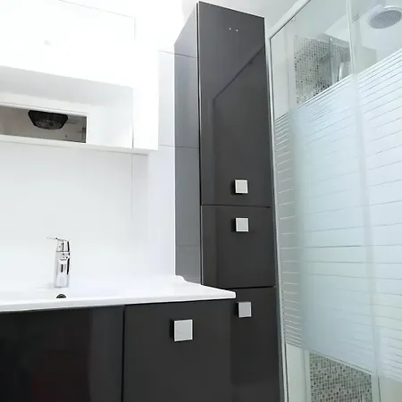 Tbs 318 - Superb With Eiffel Tower View